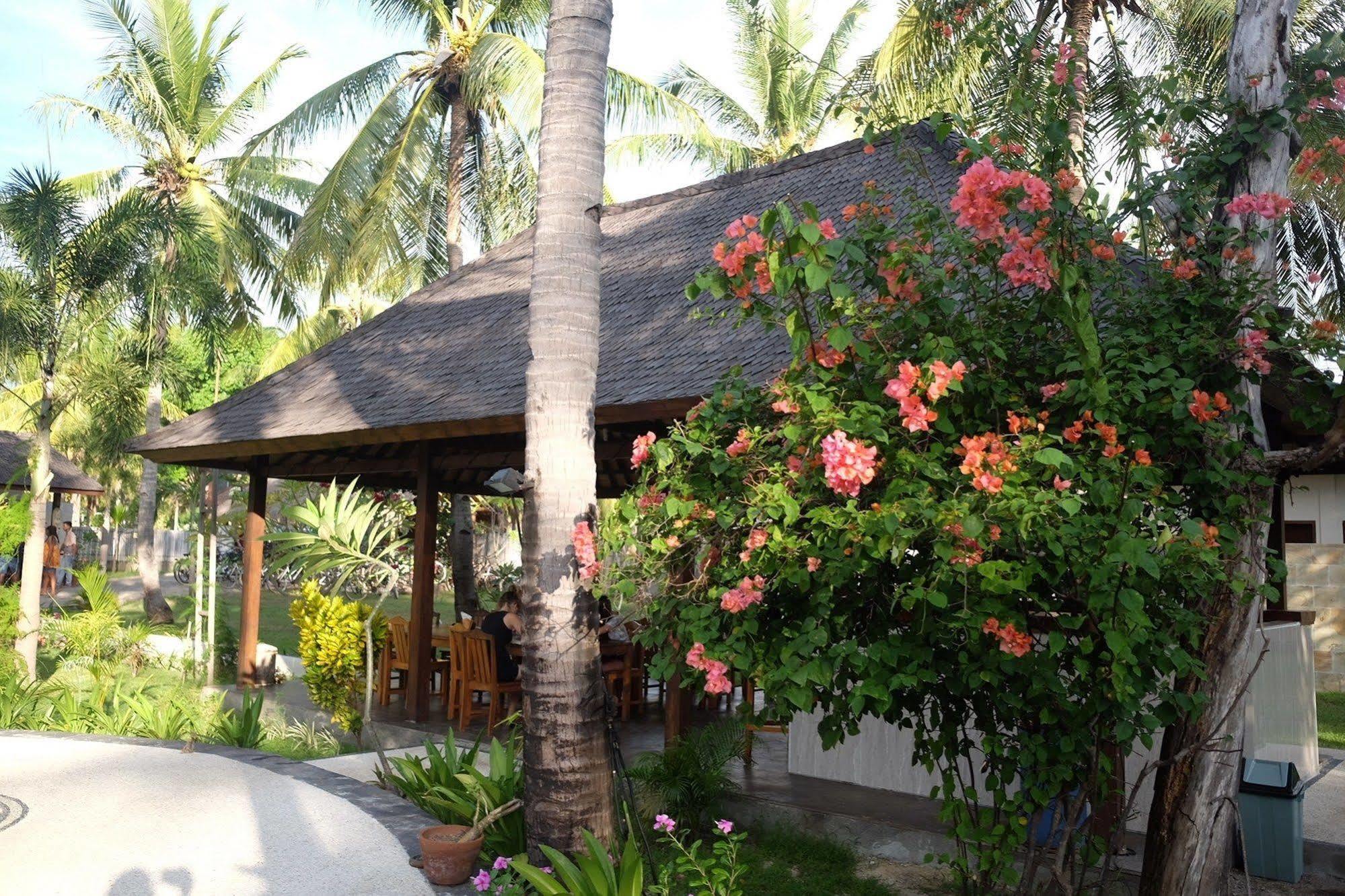 Trawangan Oasis Hotel Джили Трауанган Екстериор снимка